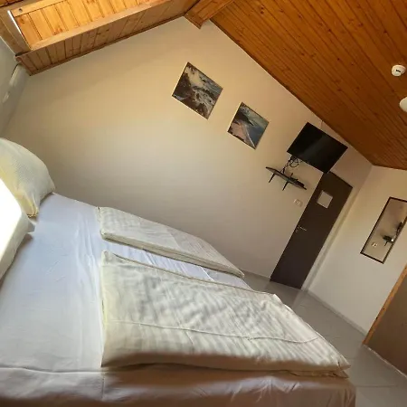 Lelle Centrum Vendeghaz Penzion Balatonlelle