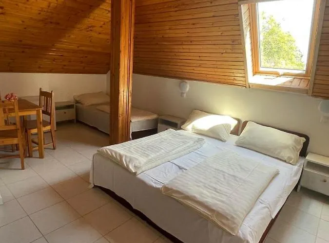 Lelle Centrum Maison d'hôtes 3*