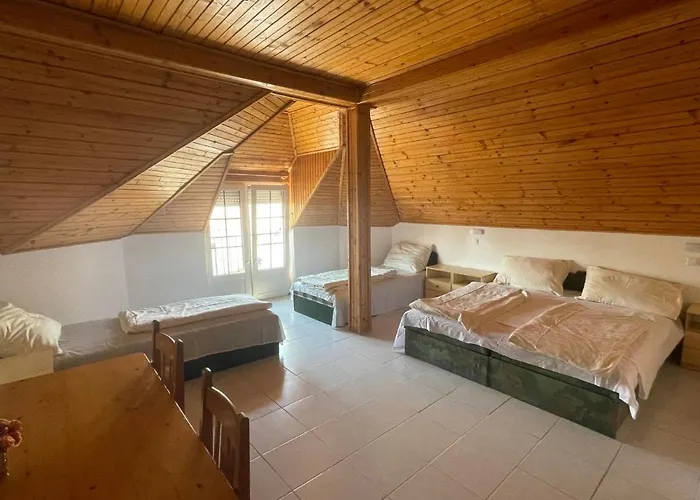 Lelle Centrum Maison d'hôtes 3*