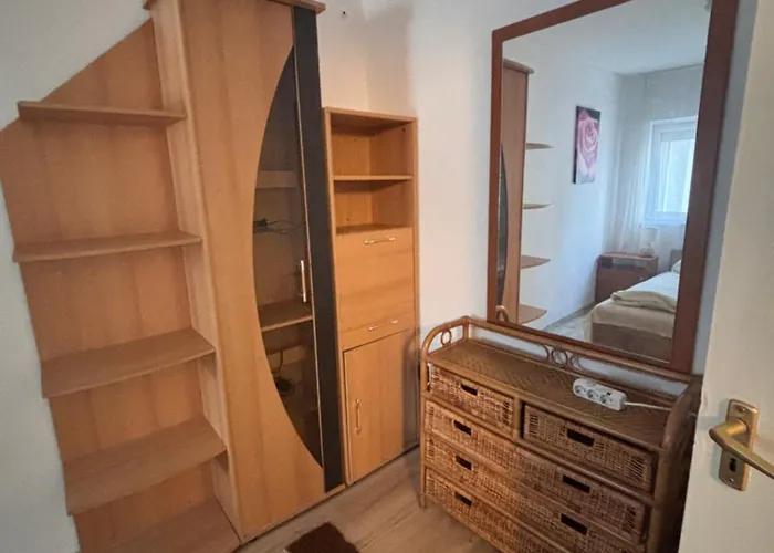 Lelle Centrum Vendeghaz 3* بالاتوليلّي