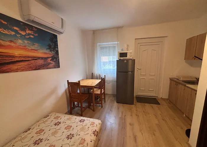 Lelle Centrum Vendeghaz 3*